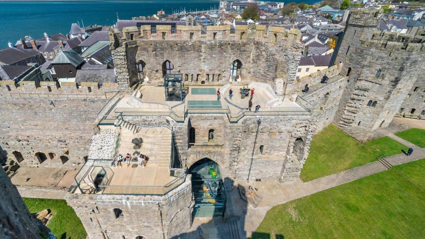 Pass The Keys Apartment 3 Old Conservative Club In Historic Town Caernarfon Extérieur photo