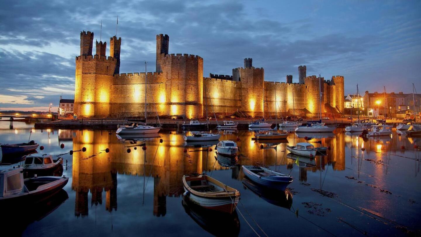 Pass The Keys Apartment 3 Old Conservative Club In Historic Town Caernarfon Extérieur photo